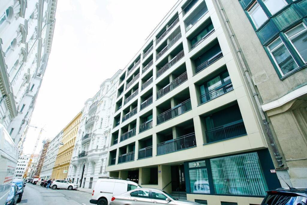 Top Central Apartment On Karlsplatz Vienna Exterior photo